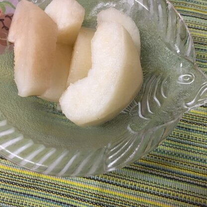 暑い日に食べる梨はとっても美味しいですよね♪変色せずいただけました！お役立ちレシピありがとうございました(*^^*)